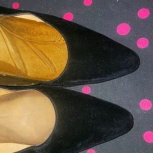 😚😗 Black heels..Prices to sell cleaning closet !!!